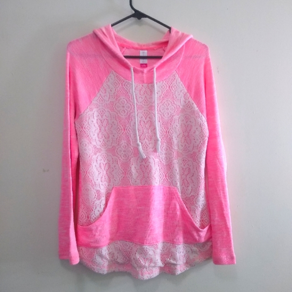 No Boundaries women's long sleeved Hooded sweater